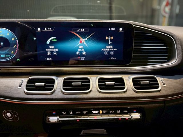 GLE450 4MATIC油電 7人座 全車犀牛皮I-KEY 摸門 電動椅 環景 液晶螢幕 導航 倒車顯影 新車390萬  第17張相片