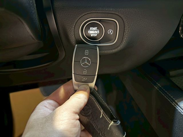 GLE450 4MATIC油電 7人座 全車犀牛皮I-KEY 摸門 電動椅 環景 液晶螢幕 導航 倒車顯影 新車390萬  第18張相片