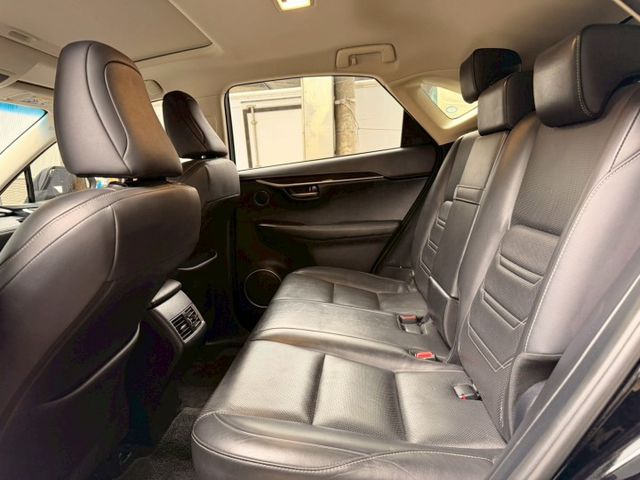 旗艦版 已更換大電池 I-KEY 摸門 天窗 9安 電尾門 導航 循跡 環景 4電動椅 恆溫 定速 盲點 ABS  第7張相片