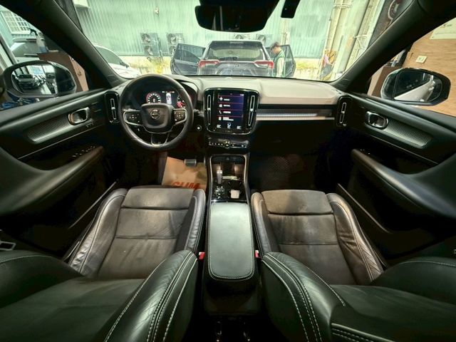 T5 R-Design I-KEY 全景天窗 9安 電尾門 快撥 導航  ACC跟車 車道偏移 環景 雙電動椅 盲點  第10張相片