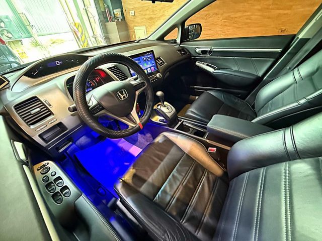 1.8 VTI-S  天窗 換檔快撥 定速 安卓機 導航 倒車顯影 恆溫  第13張相片