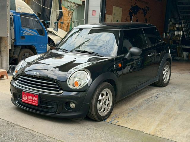 MINI ONE 1.6 經典時尚超吸睛 小巧可愛  第1張相片