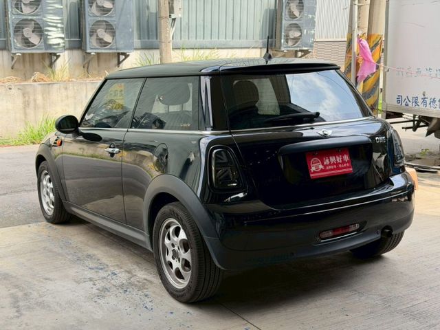 MINI ONE 1.6 經典時尚超吸睛 小巧可愛  第3張相片