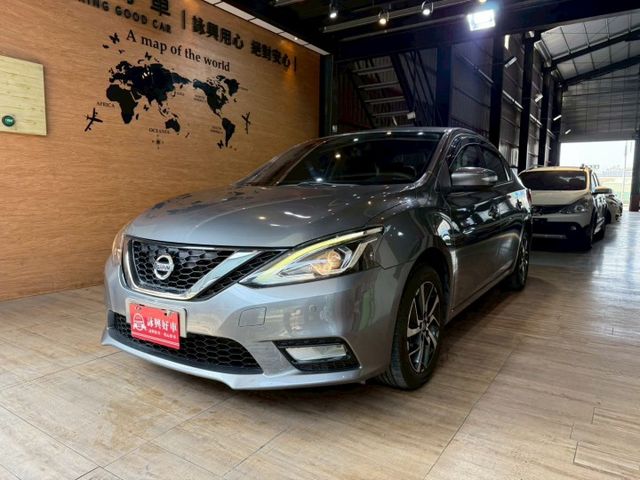 1.8 只跑6萬 豪華版 6安 循跡 定速 倒車顯影  ABS 代步首選  第1張相片