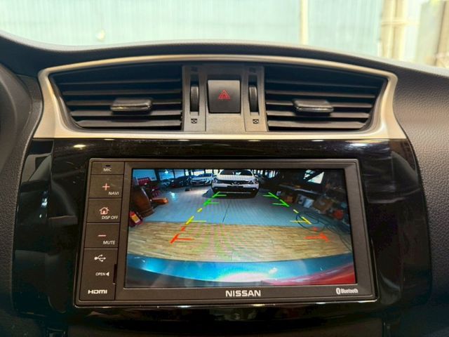 1.8 只跑6萬 豪華版 6安 循跡 定速 倒車顯影  ABS 代步首選  第6張相片