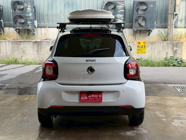 只跑9萬 52KW PURE 4安 多媒體影音 倒車顯影 定速 恆溫 ABS  第4張相片