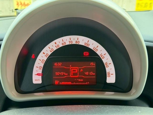 只跑9萬 52KW PURE 4安 多媒體影音 倒車顯影 定速 恆溫 ABS  第6張相片