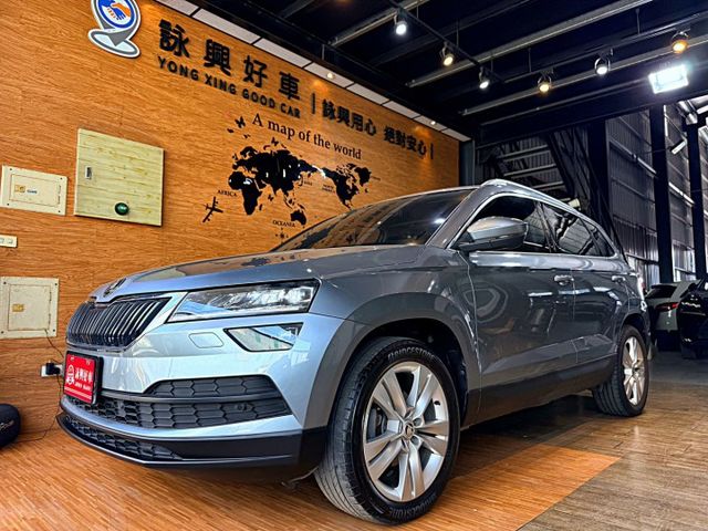 尊榮版 I-KEY 摸門 6安 電尾門 電動椅 循跡 車道偏移 定速 恆溫 盲點 ABS  第2張相片