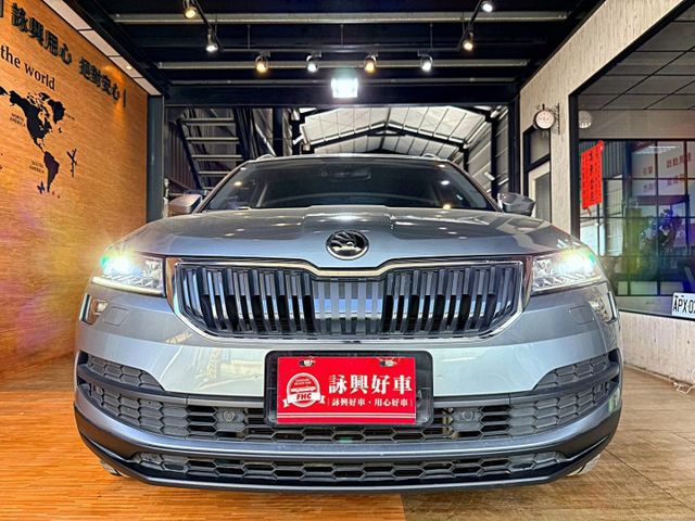 尊榮版 I-KEY 摸門 6安 電尾門 電動椅 循跡 車道偏移 定速 恆溫 盲點 ABS  第4張相片