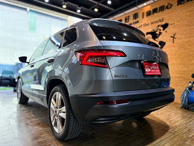 尊榮版 I-KEY 摸門 6安 電尾門 電動椅 循跡 車道偏移 定速 恆溫 盲點 ABS  第5張相片