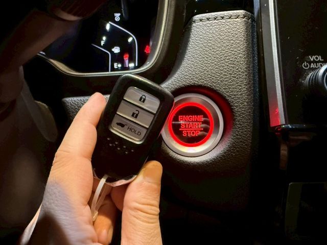 5.5代 VTI-S I-KEY 摸門 8安 電尾門 快撥 導航 ACC 車道偏移 定速 循跡 恆溫 ABS  第18張相片