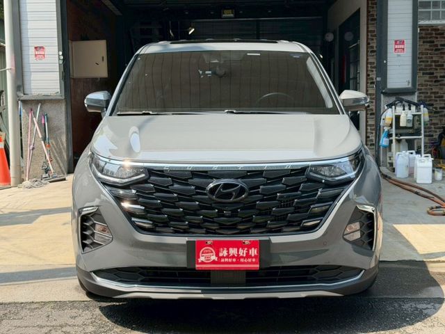 GLT-B I-KEY 6安 全景天窗 電尾門 摸門 導航 ACC 電滑門 環景 4電動椅 車道偏移 盲點 ABS  第2張相片