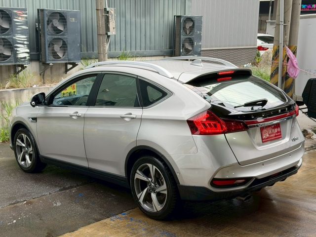 GT AR環景版 只跑3萬 天窗 I-KEY 摸門 6安 電尾門 快撥 導航 環景 定速 恆溫 循跡 ABS  第3張相片