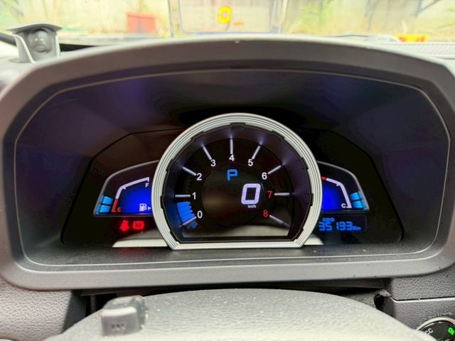 GT AR環景版 只跑3萬 天窗 I-KEY 摸門 6安 電尾門 快撥 導航 環景 定速 恆溫 循跡 ABS  第5張相片