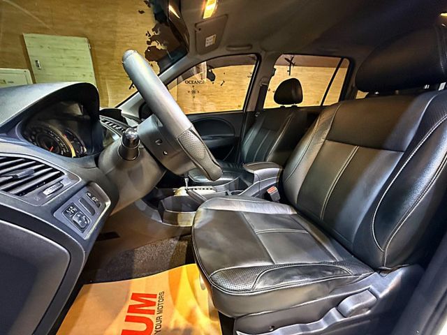 2.4精緻型  雙安 ABS 客貨兩用車 自用商用都方便 空間寬敞好運用  第10張相片