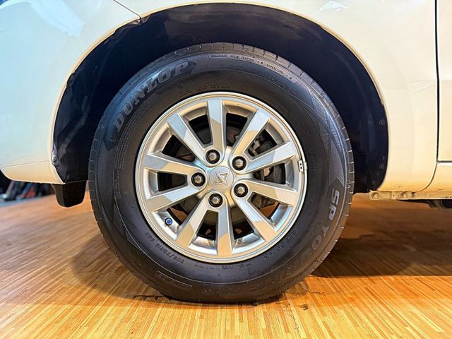 2.4精緻型  雙安 ABS 客貨兩用車 自用商用都方便 空間寬敞好運用  第13張相片