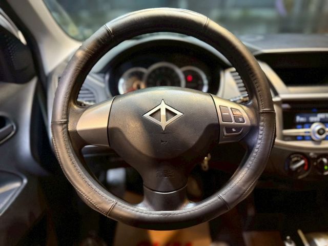 2.4精緻型  雙安 ABS 客貨兩用車 自用商用都方便 空間寬敞好運用  第15張相片