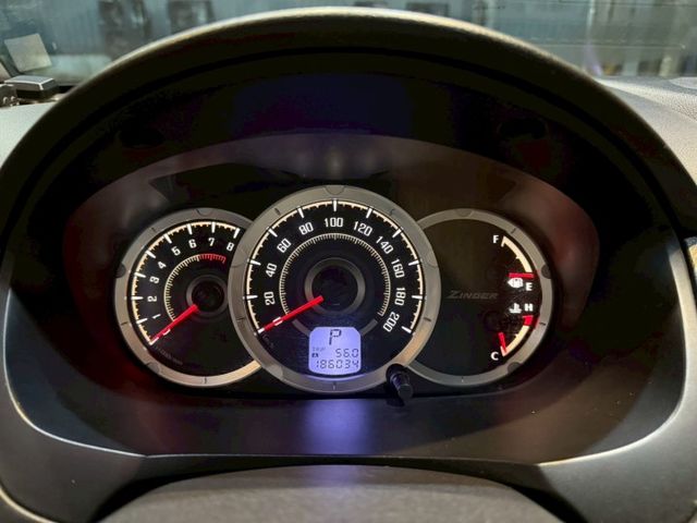 2.4精緻型  雙安 ABS 客貨兩用車 自用商用都方便 空間寬敞好運用  第16張相片