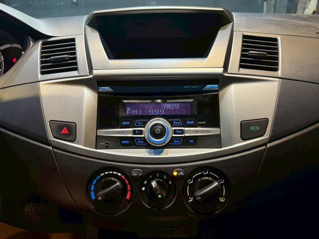 2.4精緻型  雙安 ABS 客貨兩用車 自用商用都方便 空間寬敞好運用  第17張相片