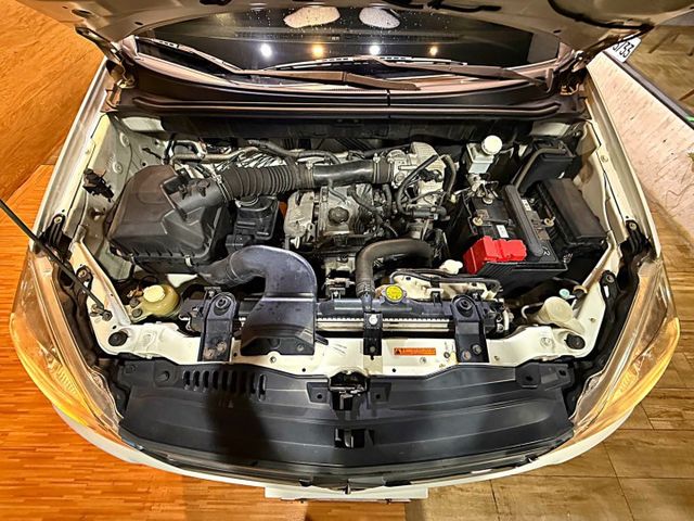 2.4精緻型  雙安 ABS 客貨兩用車 自用商用都方便 空間寬敞好運用  第20張相片