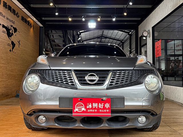 1.6自然進氣 只跑9萬  I-KEY 4安 摸門 導航 循跡 定速 恆溫 ABS  第4張相片