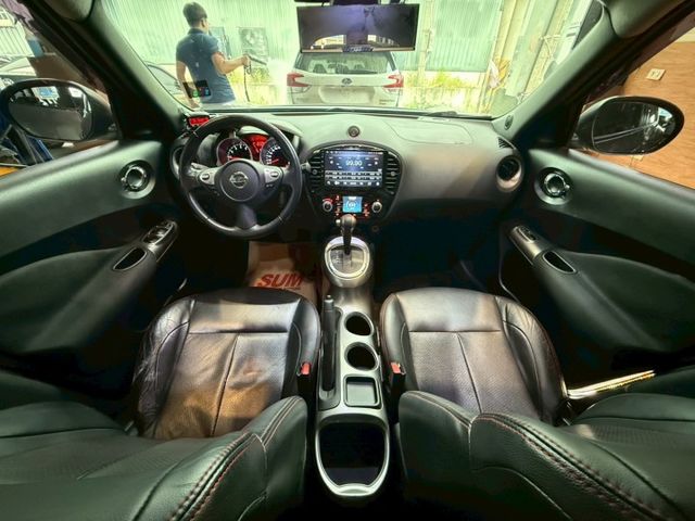 1.6自然進氣 只跑9萬  I-KEY 4安 摸門 導航 循跡 定速 恆溫 ABS  第11張相片