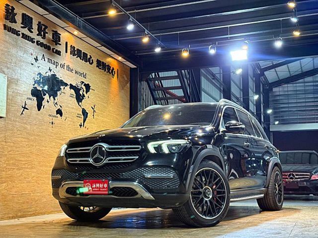 GLE450 4MATIC油電 7人座 全車犀牛皮I-KEY 摸門 電動椅 環景 液晶螢幕 導航 倒車顯影 新車390萬  第1張相片