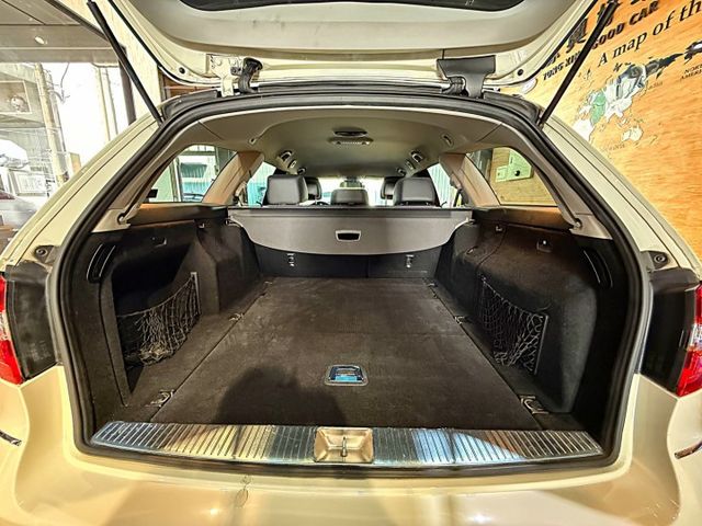 E300 4MATIC 旅行式 I-KEY 9安 摸門 電尾門 快撥 雙電動椅 恆溫 定速 循跡 盲點 ABS  第6張相片