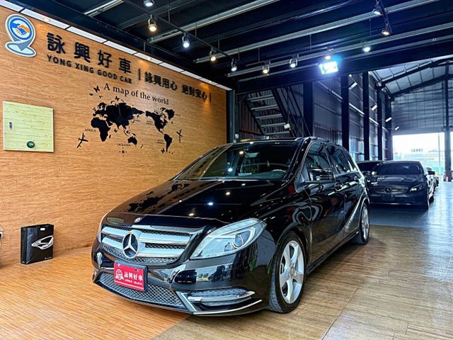 B200 全景天窗 9安 快撥 循跡 定速 雙電動椅 ABS  第1張相片