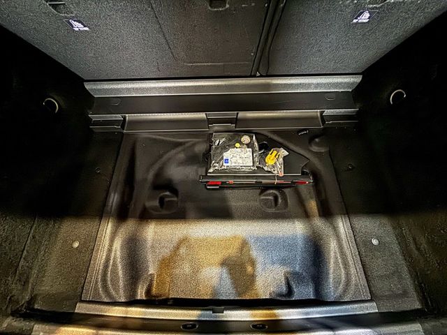 B200 全景天窗 9安 快撥 循跡 定速 雙電動椅 ABS  第8張相片
