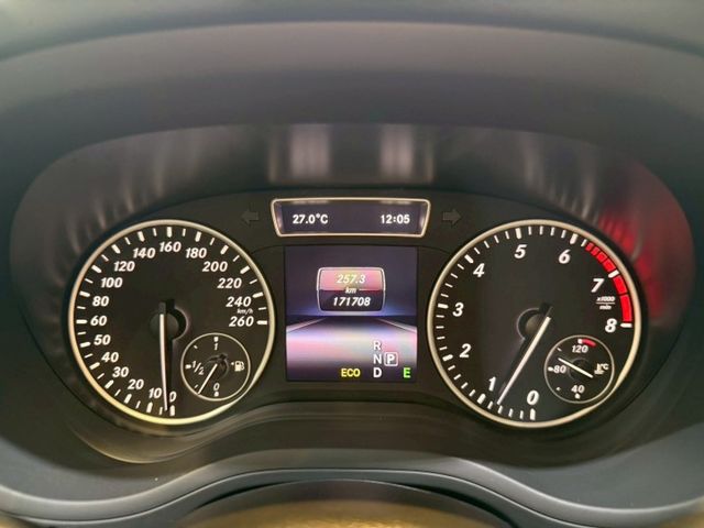 B200 全景天窗 9安 快撥 循跡 定速 雙電動椅 ABS  第15張相片