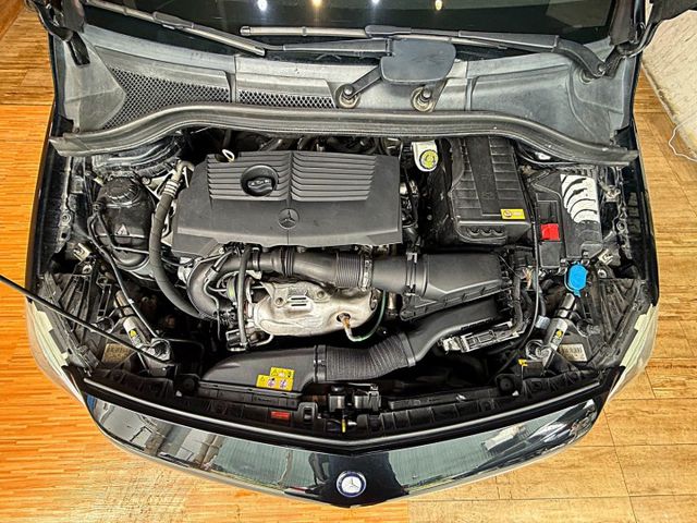 B200 全景天窗 9安 快撥 循跡 定速 雙電動椅 ABS  第20張相片