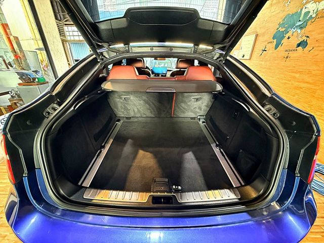XDRIVE 35I 新車371萬  天窗 I-KEY 360環景 倒車顯影 多媒體影音 導航 電動椅  第6張相片