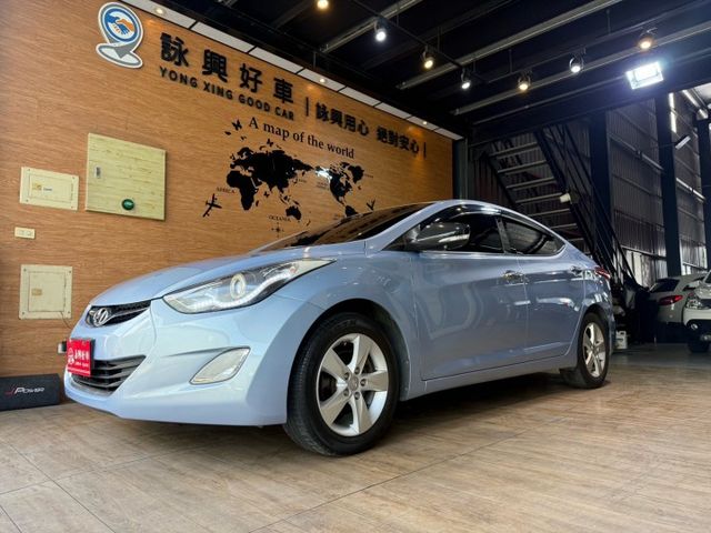 1.8GLS旗艦型 I-KEY 摸門 雙安 天窗 導航 循跡 定速 環景 恆溫 ABS  第2張相片