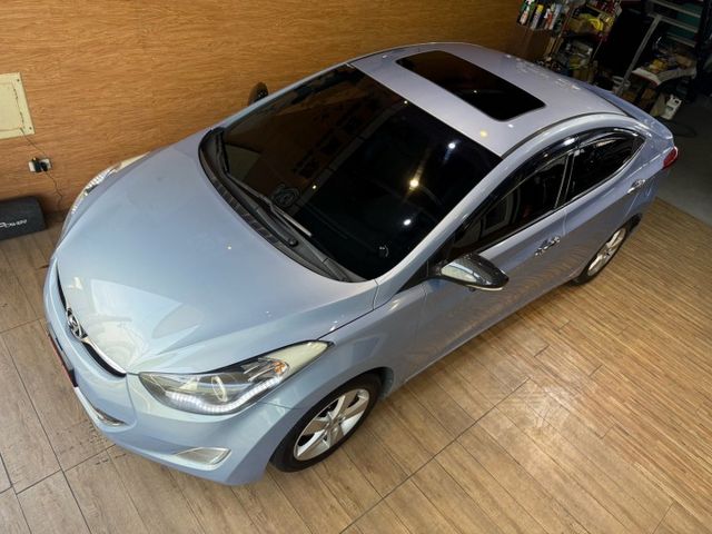1.8GLS旗艦型 I-KEY 摸門 雙安 天窗 導航 循跡 定速 環景 恆溫 ABS  第3張相片