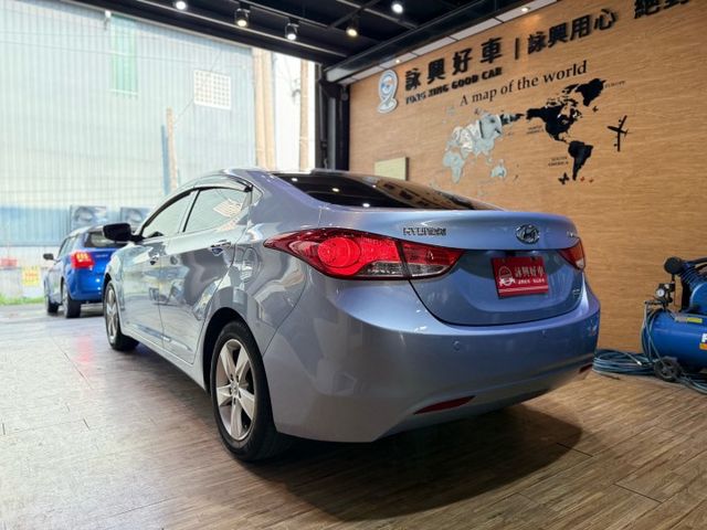 1.8GLS旗艦型 I-KEY 摸門 雙安 天窗 導航 循跡 定速 環景 恆溫 ABS  第5張相片