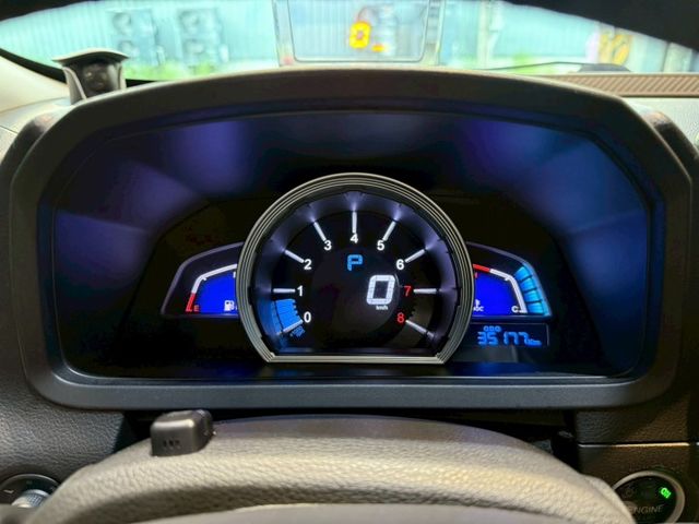 GT AR環景版 只跑3萬 天窗 I-KEY 摸門 6安 電尾門 快撥 導航 環景 定速 恆溫 循跡 ABS  第13張相片