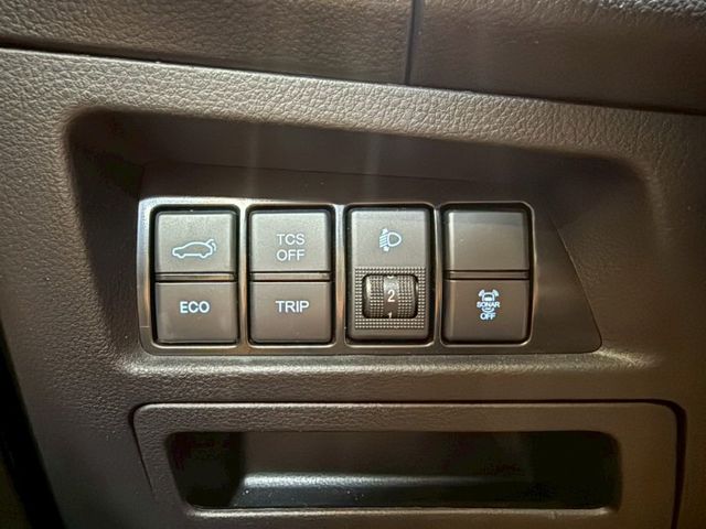GT AR環景版 只跑3萬 天窗 I-KEY 摸門 6安 電尾門 快撥 導航 環景 定速 恆溫 循跡 ABS  第14張相片