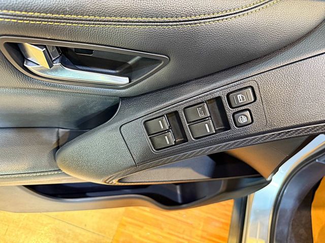 GT AR環景版 只跑3萬 天窗 I-KEY 摸門 6安 電尾門 快撥 導航 環景 定速 恆溫 循跡 ABS  第18張相片