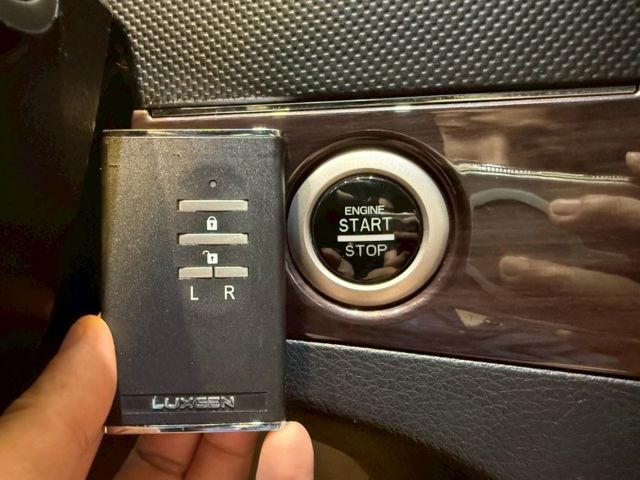 M7 TURBO旗艦型 只跑6萬 I-KEY 電動椅 360環景 電滑門 定速 JBL音響  第14張相片