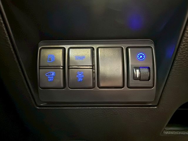M7 TURBO旗艦型 只跑6萬 I-KEY 電動椅 360環景 電滑門 定速 JBL音響  第15張相片