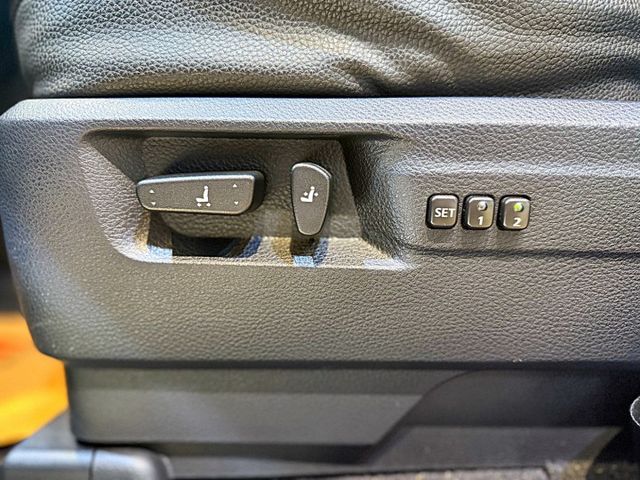 M7 TURBO旗艦型 只跑6萬 I-KEY 電動椅 360環景 電滑門 定速 JBL音響  第16張相片
