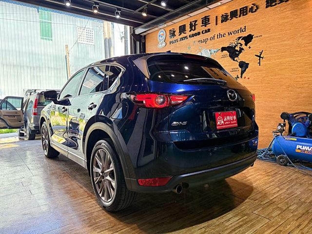 旗艦經典版 I-KEY 摸門 6安 電尾門 ACC 車道偏移 環景 雙電動椅 盲點 恆溫 定速 ABS  第4張相片