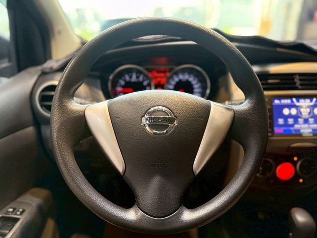 1.6旗艦版 I-KEY 恆溫 倒車顯影 電動後視鏡 巨蛋級空間  第14張相片