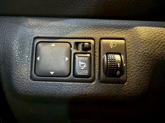 1.6旗艦版 I-KEY 恆溫 倒車顯影 電動後視鏡 巨蛋級空間  第18張相片