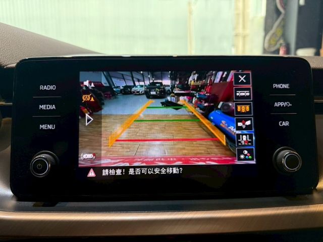 1.5TSI豪華菁英版 I-KEY 8安 電尾門 ACC 定速 盲點 ABS  第16張相片