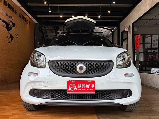 只跑9萬 52KW PURE 4安 多媒體影音 倒車顯影 定速 恆溫 ABS  第2張相片