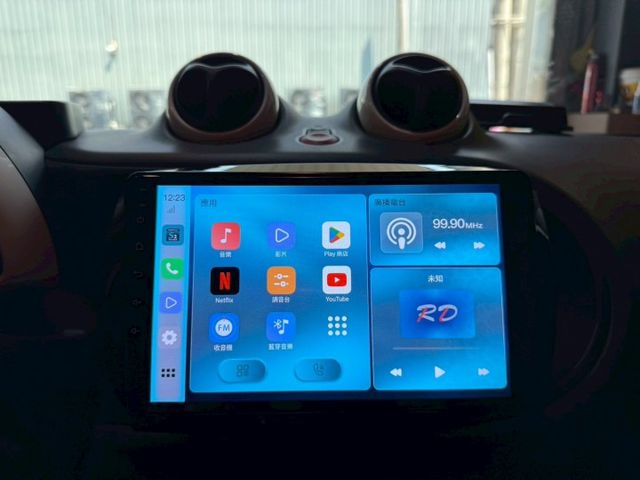 只跑9萬 52KW PURE 4安 多媒體影音 倒車顯影 定速 恆溫 ABS  第15張相片