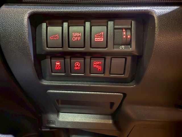 2.0i-S ES I-KEY 天窗 7安 電尾門 摸門 快撥 導航 ACC 車道偏移 雙電動椅 恆溫 定速 盲點ABS  第17張相片