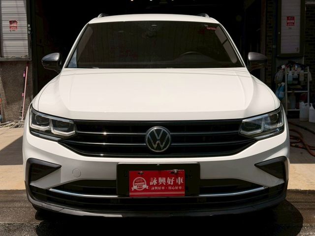 改款1.5 280 TSI I-KEY 7安 摸門 快撥 電尾門 導航 ACC跟車 360環景 電動椅 盲點 恆溫  第2張相片